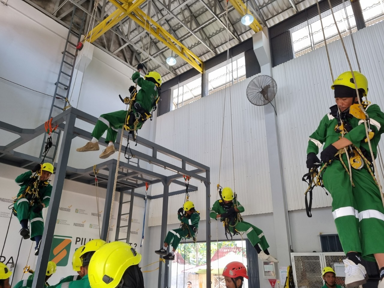 Tenaga Kerja Bangunan Tinggi Tingkat 1 di Kutai Barat Kalimantan Timur