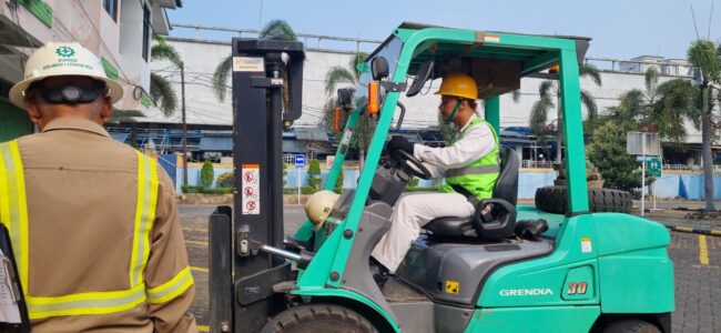 OPERATOR-FORKLIFT-scaled