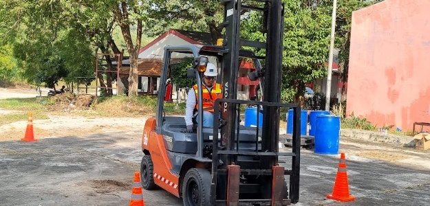Pelatihan Operator Forklift di PT Freeport Indonesia Untuk Meningkatkan Keterampilan dan Keselamatan Kerja