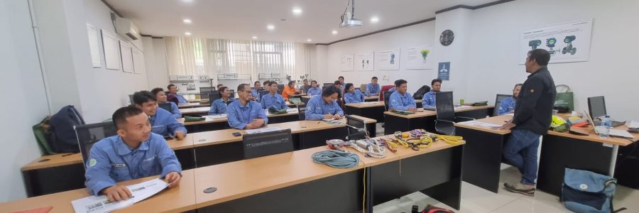 Tempat Training Tenaga Kerja Bangunan Tinggi Tingkat 1 di Penukal Abab Lematang Ilir Sumatera Selatan