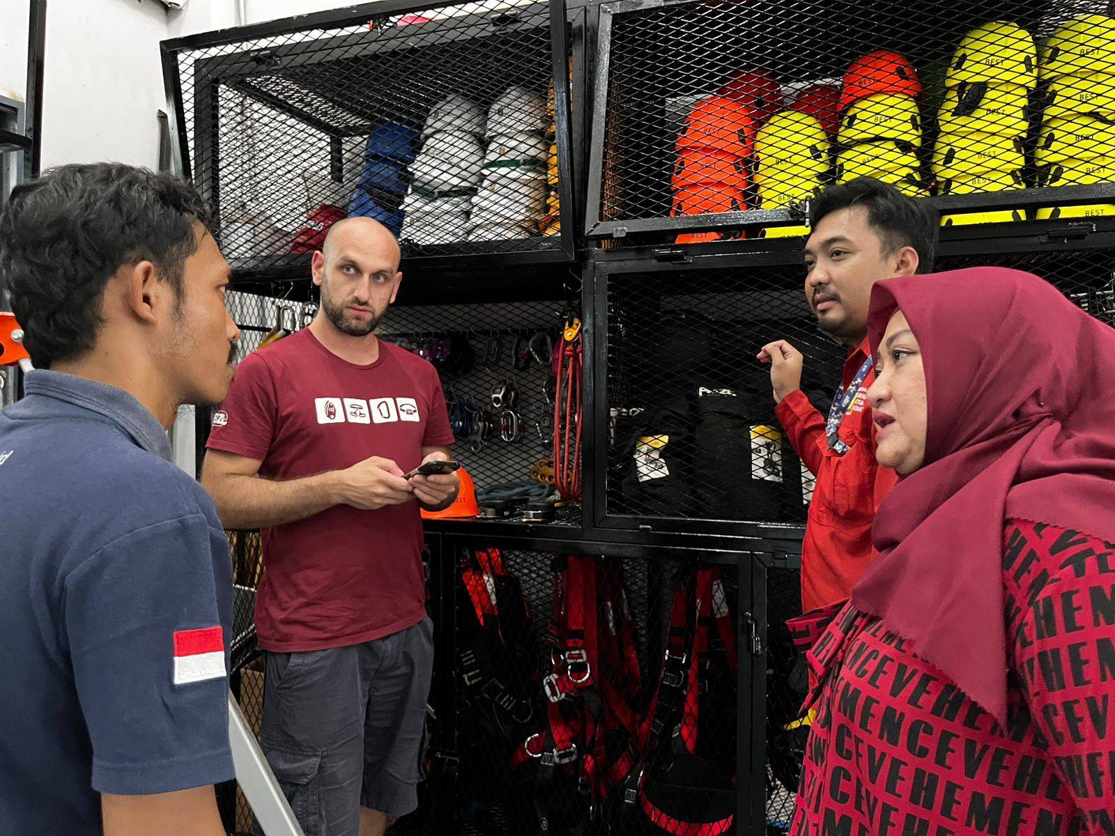 Petzl Asia Pacific - Kunjungan Petzl Asia Pacific Ke Training Center Sarana Katiga Nusantara